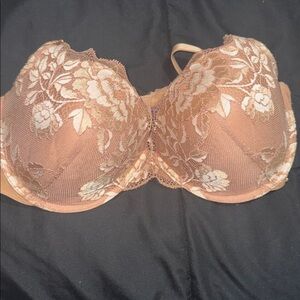 Adore Me Tan and Cream Lace Bra use 36ddd
